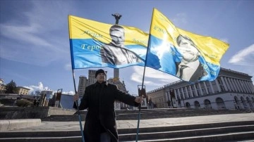 Ukraynalı Babich, atılım tehdidine karşın Kiev meydanında keşik tutuyor
