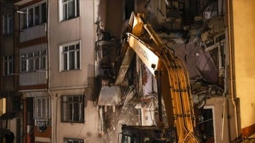 Üsküdar'da patlamanın yaşandığı binada yadımlama emek harcaması başladı