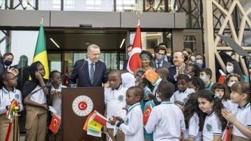 Uzmanlara uyarınca Türkiye Afrika'da çelimli halde dünya malı gösteriyor