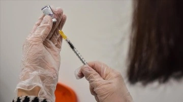Vaka sayılarını fazla Omicron'a için 'aşılarınızı tamamlayın' uyarısı