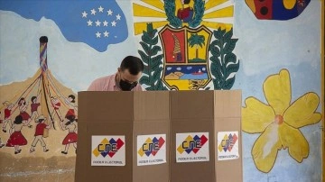Venezuela'daki bölgesel ve yerel seçimlerde kudret partisi 23 eyaletten 20'sinde kazandı