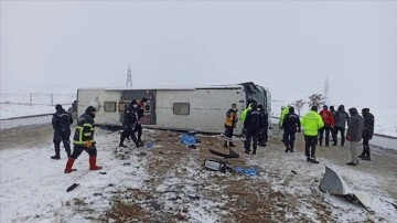 Yozgat'ta geçici otobüsü devrildi, 1 ad öldü, 34 ad yaralandı