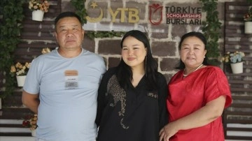 YTB, Moğolistanlı öğrenciyi 3 sene sonradan icazet töreninde ailesiyle buluşturdu