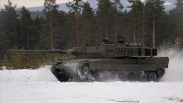 Zelenskiy: Modern tankların tedariki düşüncesince savaş etmemiz gerekecek