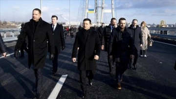 Zelenskiy Türk imzası haiz Ukrayna'nın en iri köprüsünü açtı