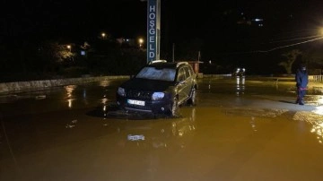 Zonguldak'ta sağanak dolayısıyla Ilıksu Deresi taştı